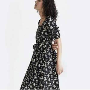 VETTA floral square neck dress